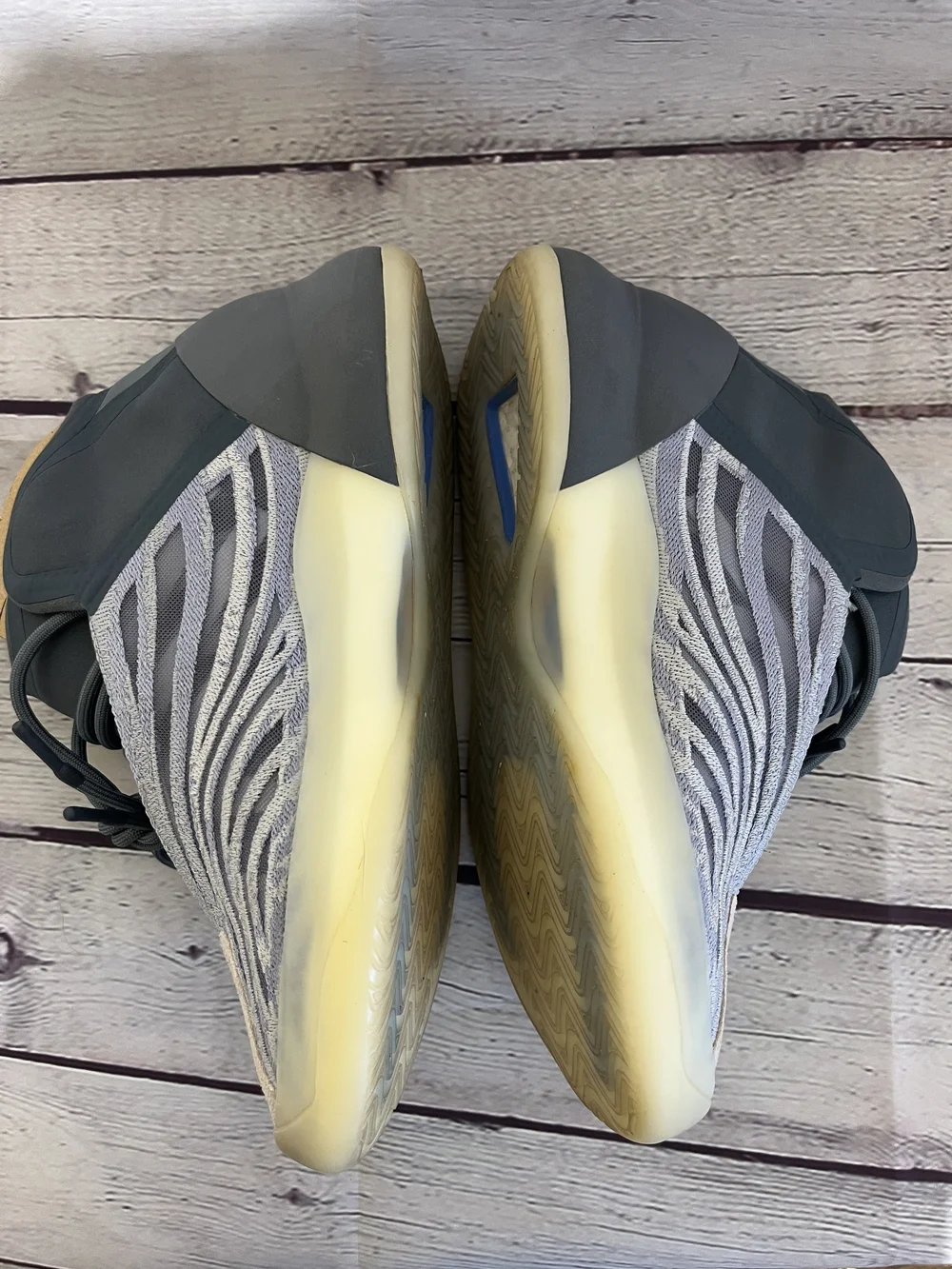 Adidas YZY QNTM Size 10 Men's Grey Athletic Sneakers with Cushioned Collar